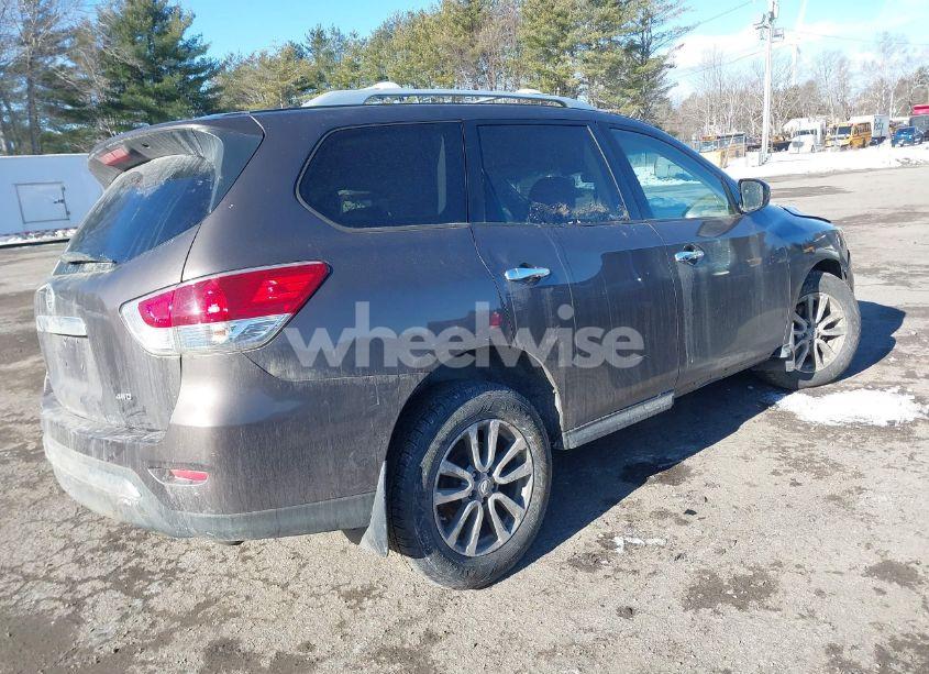 Photo 4 of 2015 Nissan Pathfinder S (VIN 5N1AR2MM3FC648969)