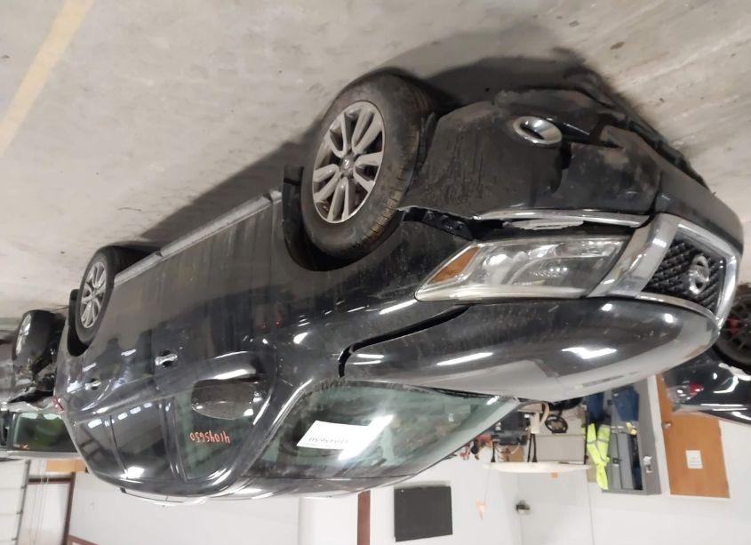 Photo 2 of 2015 Nissan Pathfinder SV (VIN 5N1AR2MM3FC658255)