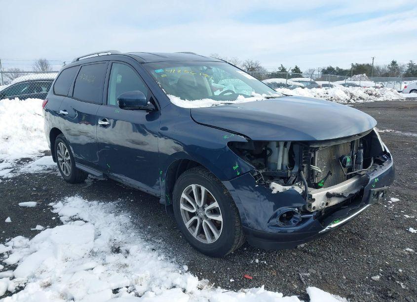 2015 Nissan Pathfinder S (VIN 5N1AR2MM3FC712976) main photo