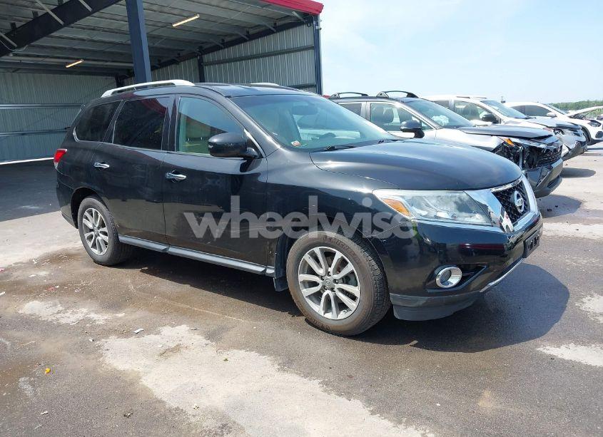 2016 Nissan Pathfinder SV (VIN 5N1AR2MM3GC610255) main photo