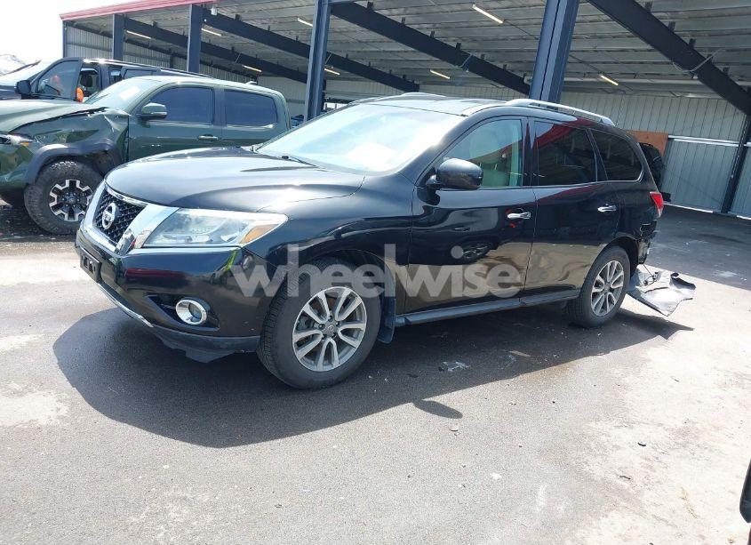 Photo 2 of 2016 Nissan Pathfinder SV (VIN 5N1AR2MM3GC610255)