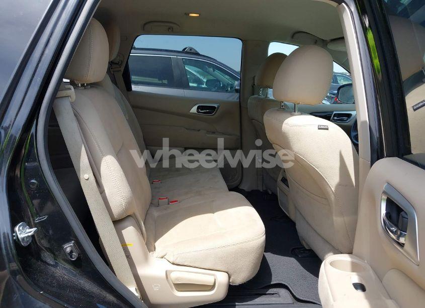 Photo 8 of 2016 Nissan Pathfinder SV (VIN 5N1AR2MM3GC610255)