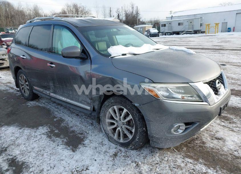 2016 Nissan Pathfinder SL (VIN 5N1AR2MM3GC624897) main photo