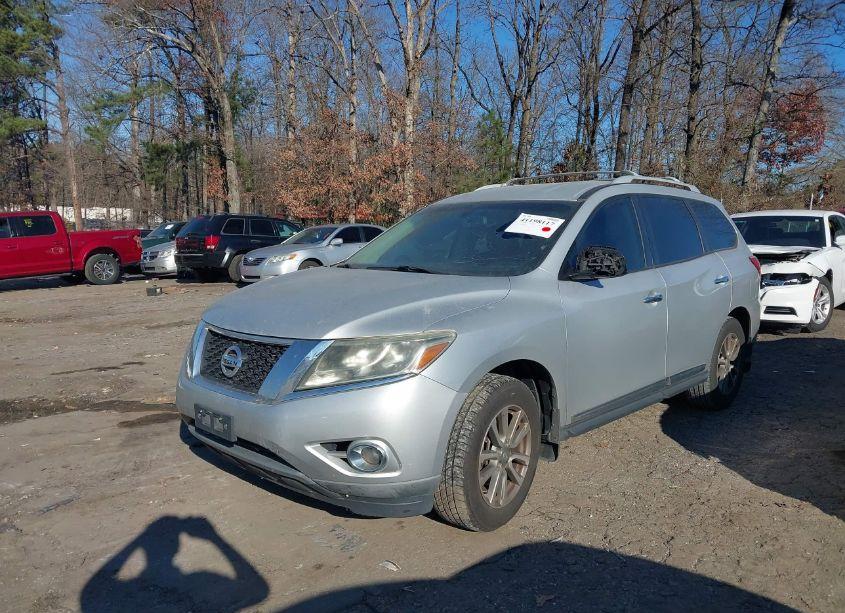 Photo 2 of 2013 Nissan Pathfinder SL (VIN 5N1AR2MM4DC612642)