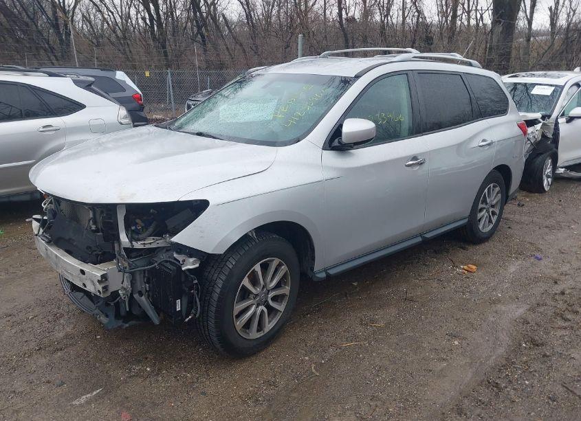 Photo 2 of 2013 Nissan Pathfinder SV (VIN 5N1AR2MM4DC621423)