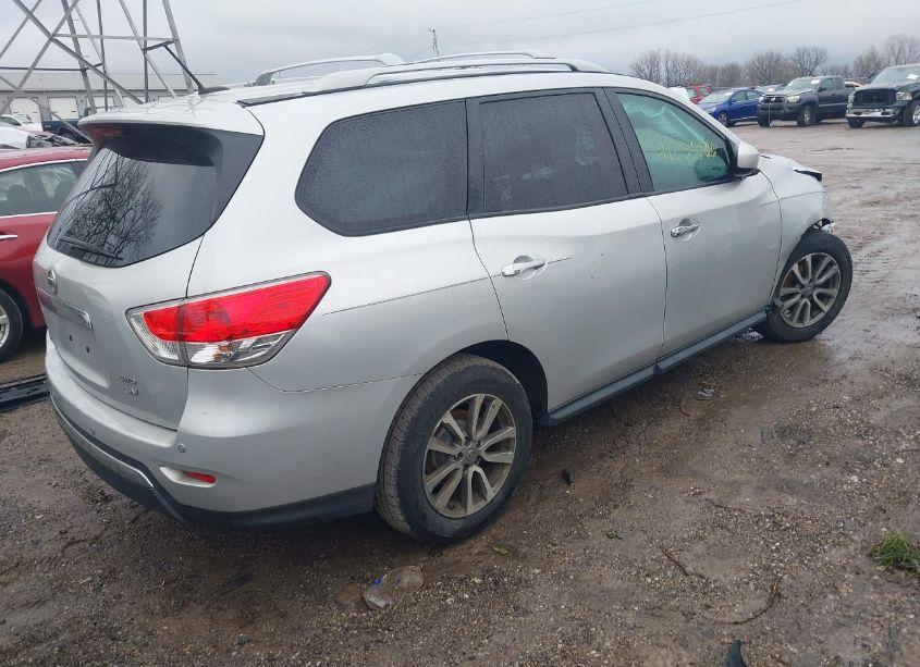 Photo 4 of 2013 Nissan Pathfinder SV (VIN 5N1AR2MM4DC621423)