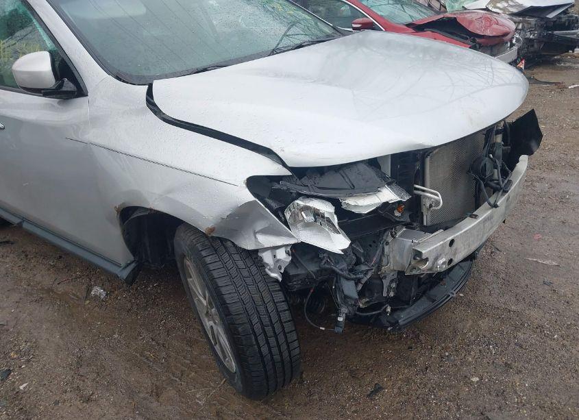 Photo 6 of 2013 Nissan Pathfinder SV (VIN 5N1AR2MM4DC621423)