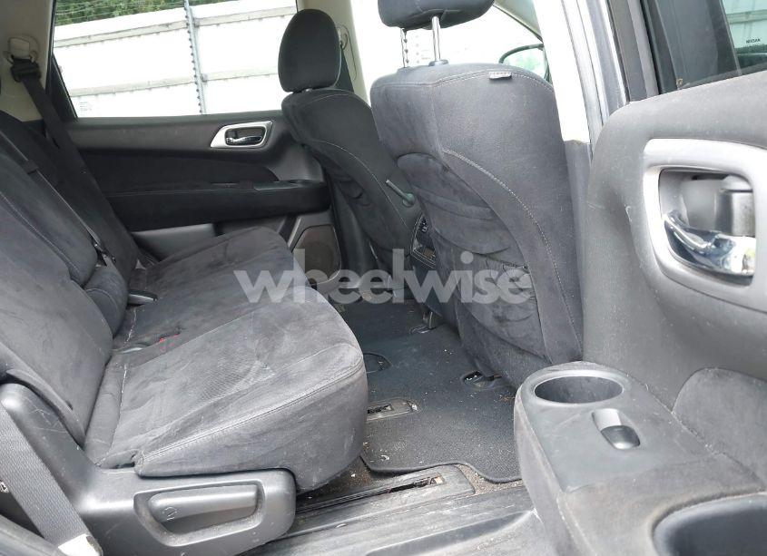 Photo 8 of 2013 Nissan Pathfinder SV (VIN 5N1AR2MM4DC646130)