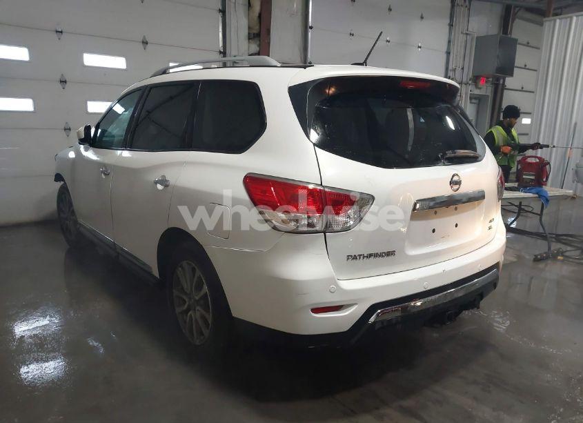 Photo 3 of 2014 Nissan Pathfinder SL (VIN 5N1AR2MM4EC603120)