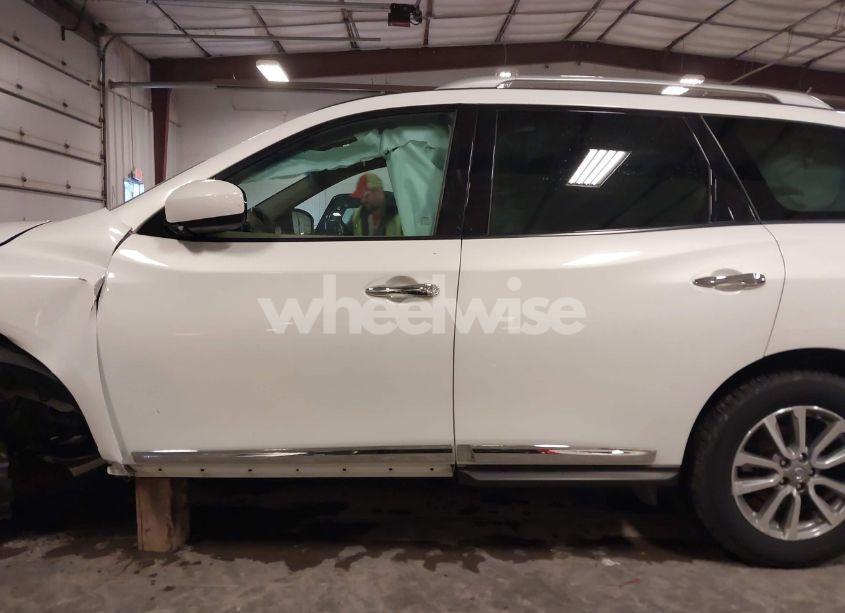 Photo 15 of 2014 Nissan Pathfinder SL (VIN 5N1AR2MM4EC610357)