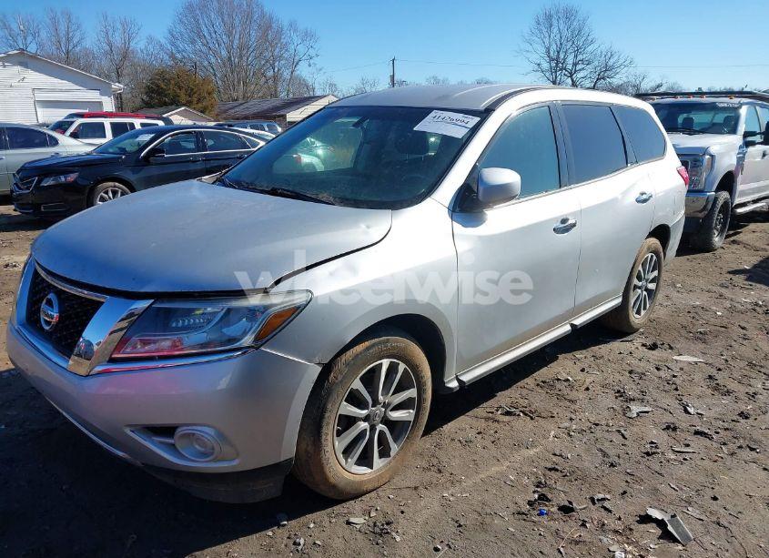 Photo 2 of 2014 Nissan Pathfinder S (VIN 5N1AR2MM4EC664421)