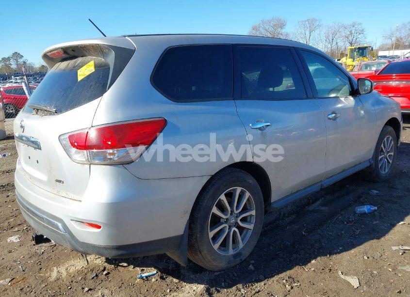Photo 4 of 2014 Nissan Pathfinder S (VIN 5N1AR2MM4EC664421)