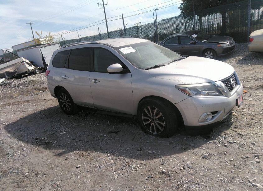 2015 Nissan Pathfinder S (VIN 5N1AR2MM4FC696707) main photo