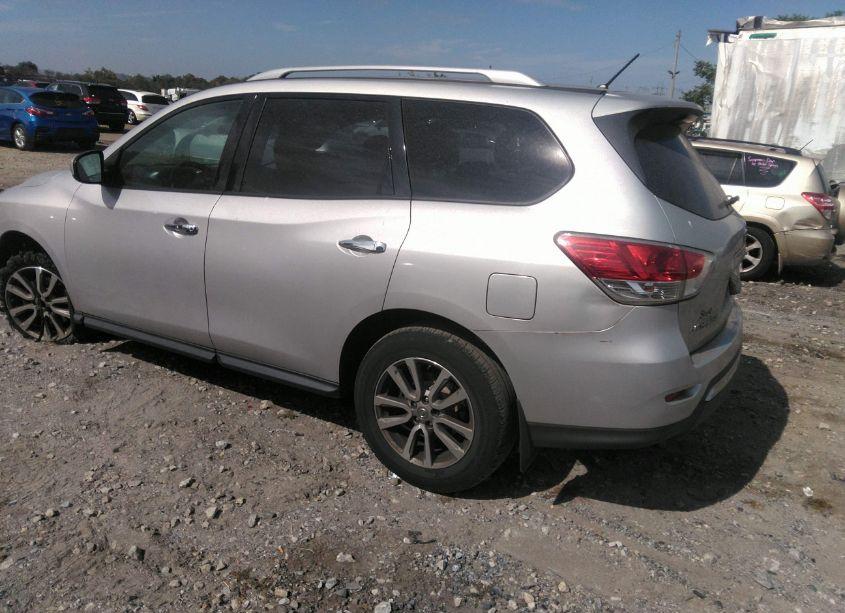 Photo 3 of 2015 Nissan Pathfinder S (VIN 5N1AR2MM4FC696707)