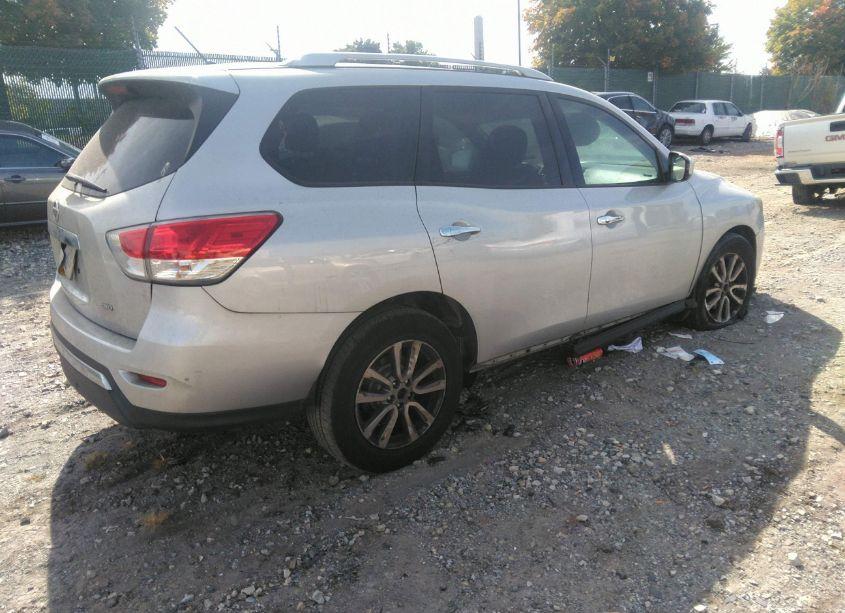 Photo 4 of 2015 Nissan Pathfinder S (VIN 5N1AR2MM4FC696707)