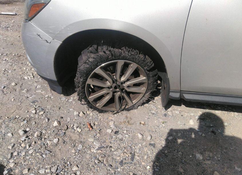 Photo 6 of 2015 Nissan Pathfinder S (VIN 5N1AR2MM4FC696707)