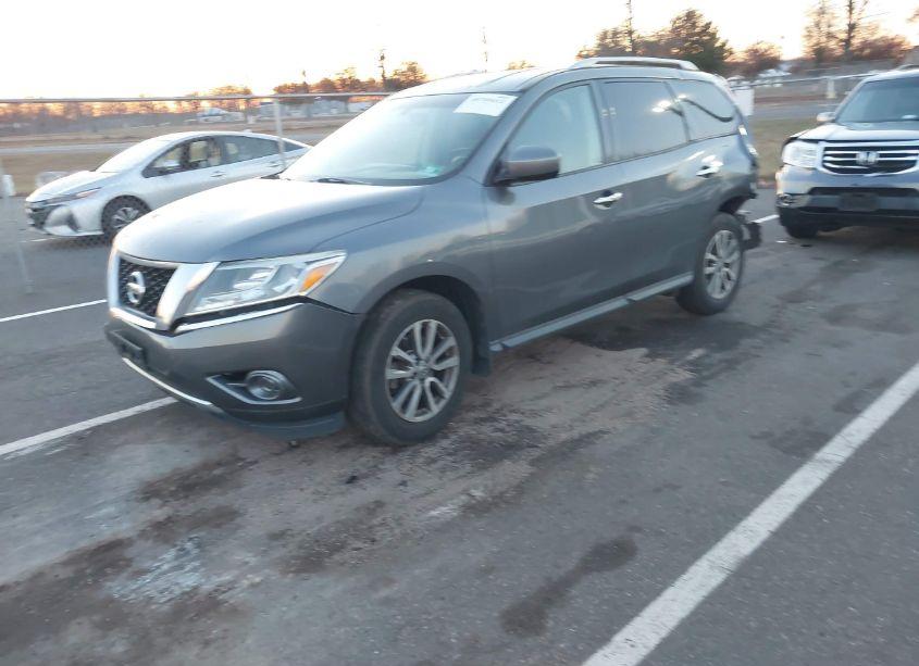 Photo 2 of 2016 Nissan Pathfinder S (VIN 5N1AR2MM4GC620910)