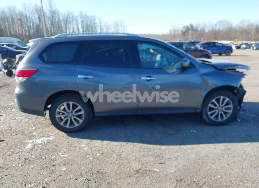 Photo 13 of 2016 Nissan Pathfinder SV (VIN 5N1AR2MM4GC622642)