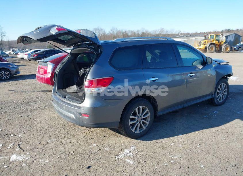 Photo 4 of 2016 Nissan Pathfinder SV (VIN 5N1AR2MM4GC622642)