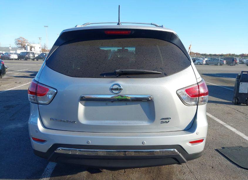 Photo 16 of 2016 Nissan Pathfinder SV (VIN 5N1AR2MM4GC631812)