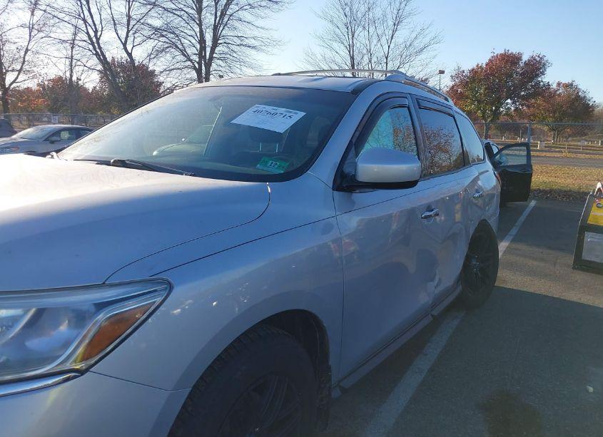 Photo 6 of 2016 Nissan Pathfinder SV (VIN 5N1AR2MM4GC631812)