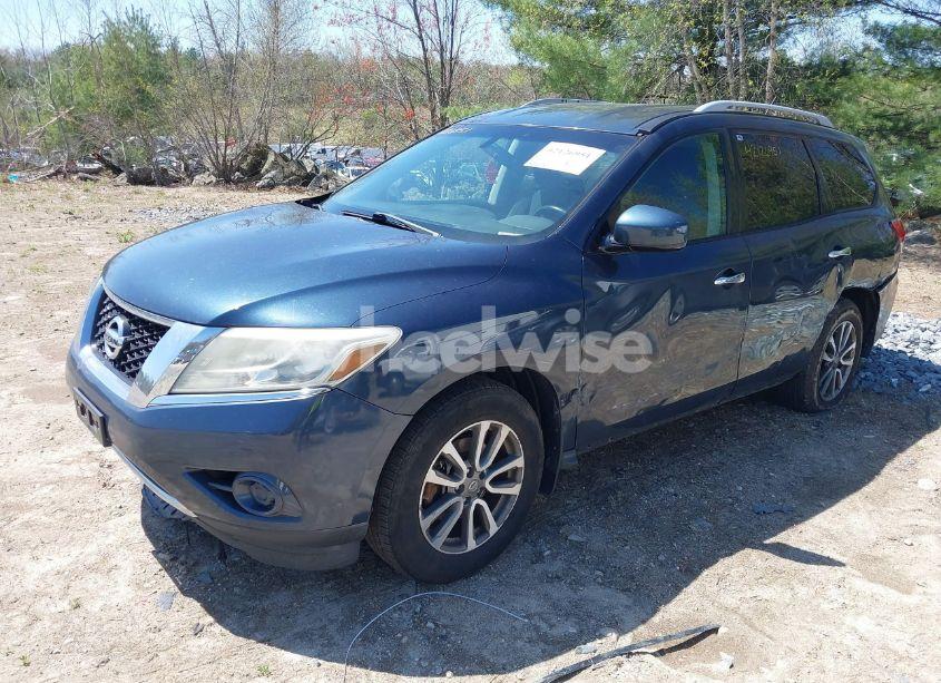 Photo 2 of 2013 Nissan Pathfinder SV (VIN 5N1AR2MM5DC649148)