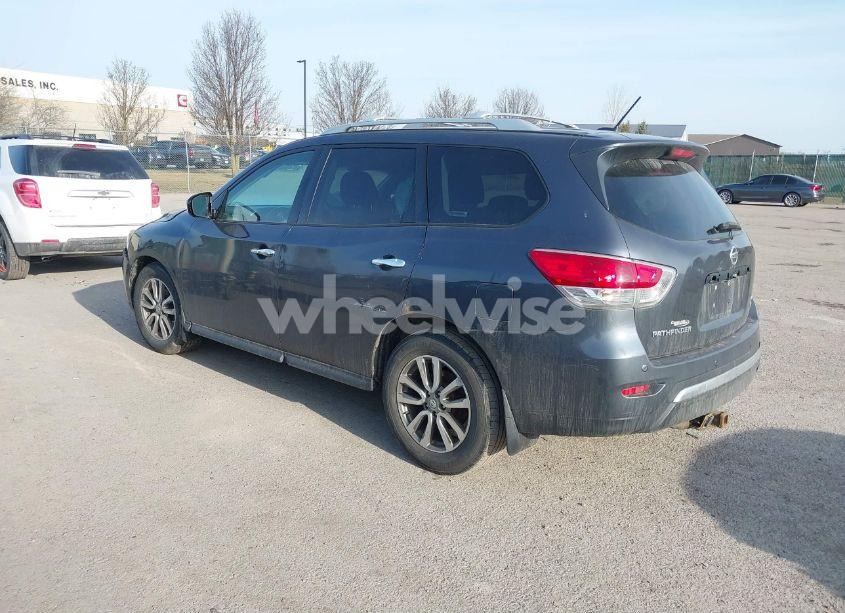 Photo 3 of 2013 Nissan Pathfinder SV (VIN 5N1AR2MM5DC650199)
