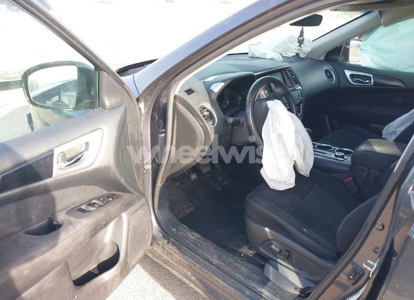 Photo 5 of 2013 Nissan Pathfinder SV (VIN 5N1AR2MM5DC650199)