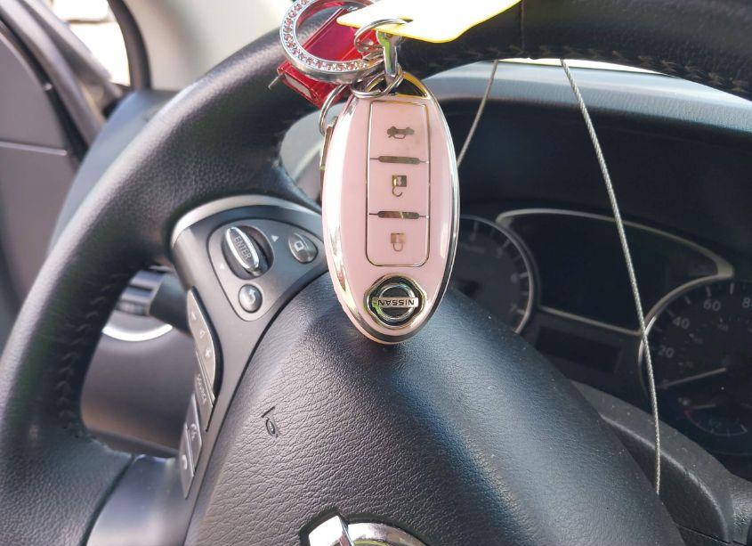 Photo 11 of 2013 Nissan Pathfinder SV (VIN 5N1AR2MM5DC668945)