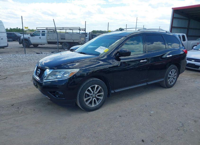 Photo 2 of 2013 Nissan Pathfinder SV (VIN 5N1AR2MM5DC668945)