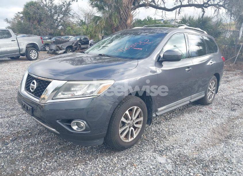 Photo 2 of 2013 Nissan Pathfinder SL (VIN 5N1AR2MM5DC675846)