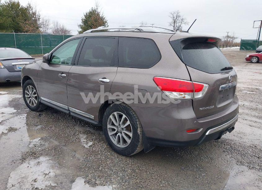 Photo 3 of 2013 Nissan Pathfinder SL (VIN 5N1AR2MM5DC689696)