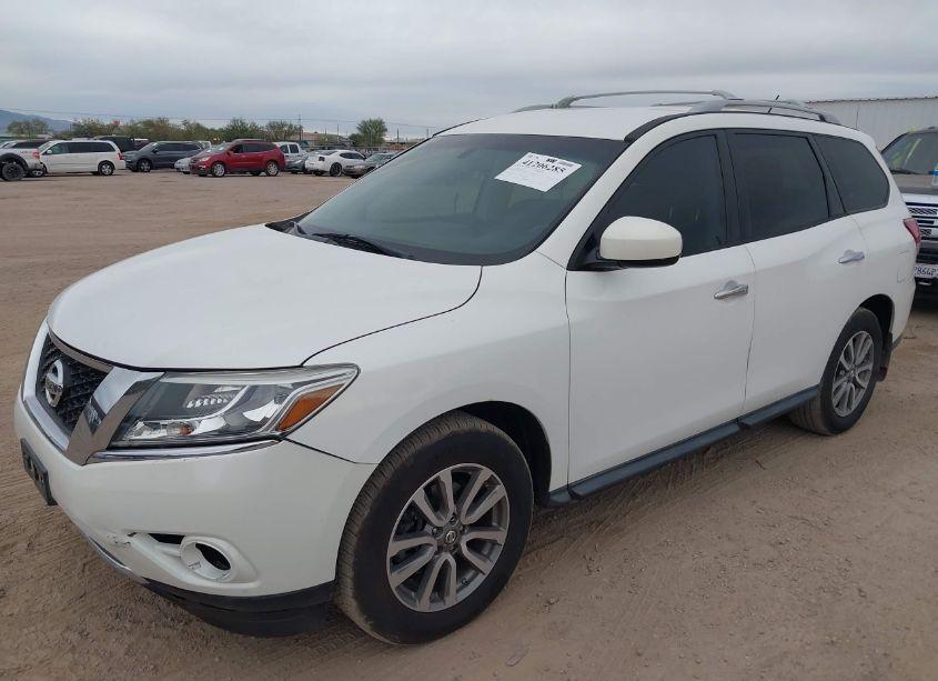 Photo 2 of 2014 Nissan Pathfinder SV (VIN 5N1AR2MM5EC604051)