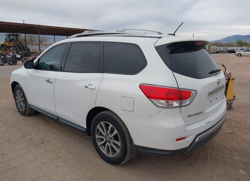 Photo 3 of 2014 Nissan Pathfinder SV (VIN 5N1AR2MM5EC604051)