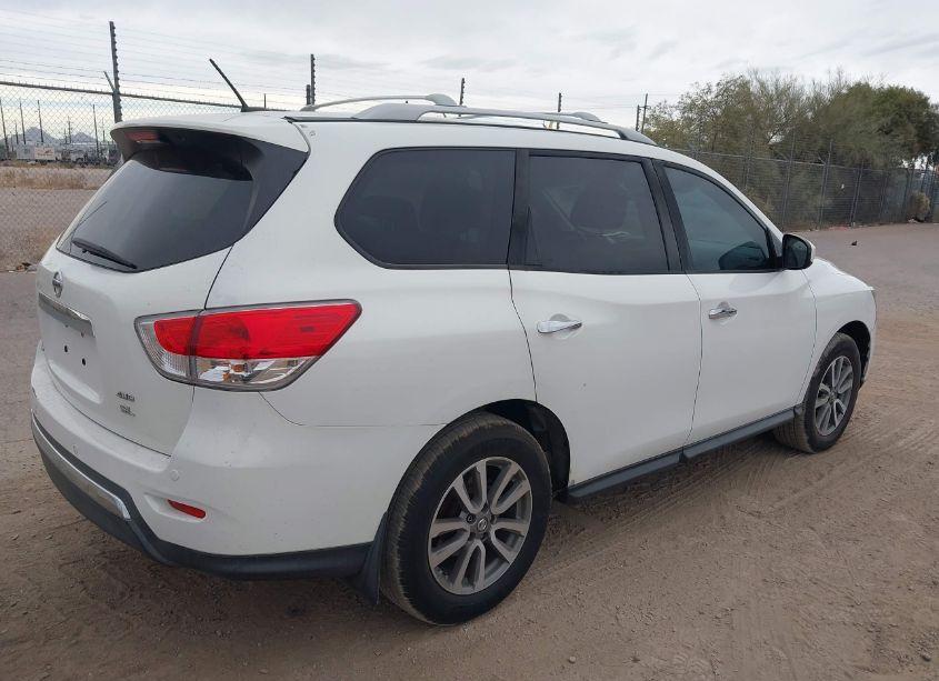 Photo 4 of 2014 Nissan Pathfinder SV (VIN 5N1AR2MM5EC604051)