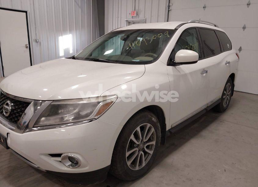 Photo 2 of 2014 Nissan Pathfinder SL (VIN 5N1AR2MM5EC627829)