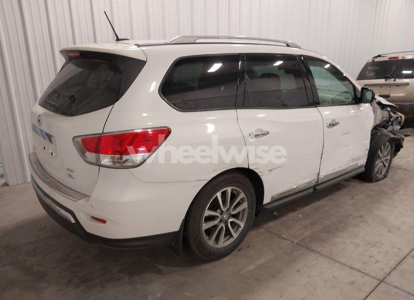 Photo 4 of 2014 Nissan Pathfinder SL (VIN 5N1AR2MM5EC627829)