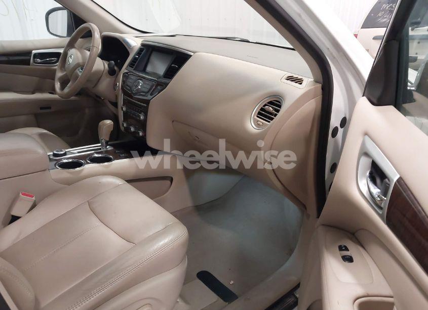 Photo 5 of 2014 Nissan Pathfinder SL (VIN 5N1AR2MM5EC627829)