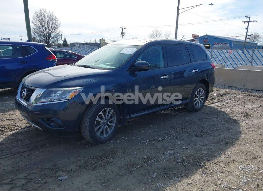 Photo 2 of 2014 Nissan Pathfinder S (VIN 5N1AR2MM5EC636224)