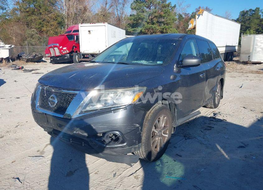 Photo 2 of 2014 Nissan Pathfinder S (VIN 5N1AR2MM5EC690851)