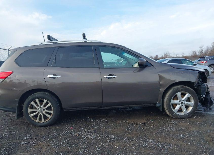 Photo 13 of 2015 Nissan Pathfinder SV (VIN 5N1AR2MM5FC626519)