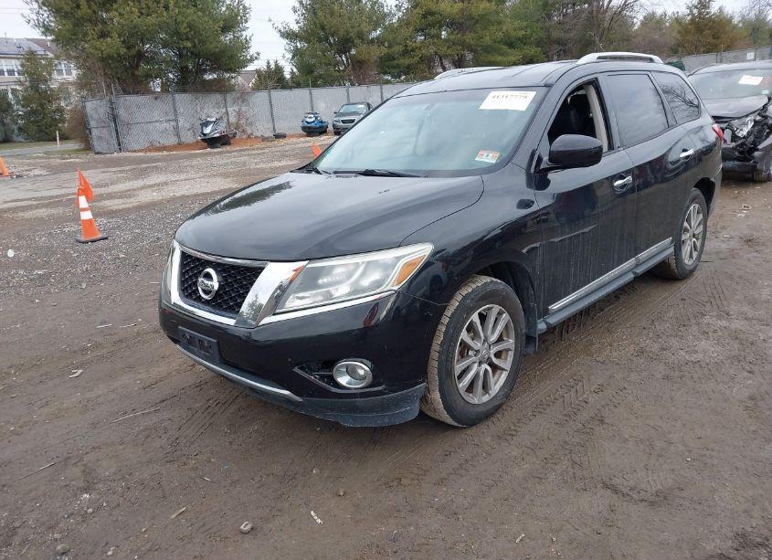Photo 2 of 2015 Nissan Pathfinder SL (VIN 5N1AR2MM5FC630120)