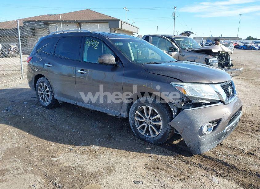 2015 Nissan Pathfinder SV (VIN 5N1AR2MM5FC653879) main photo