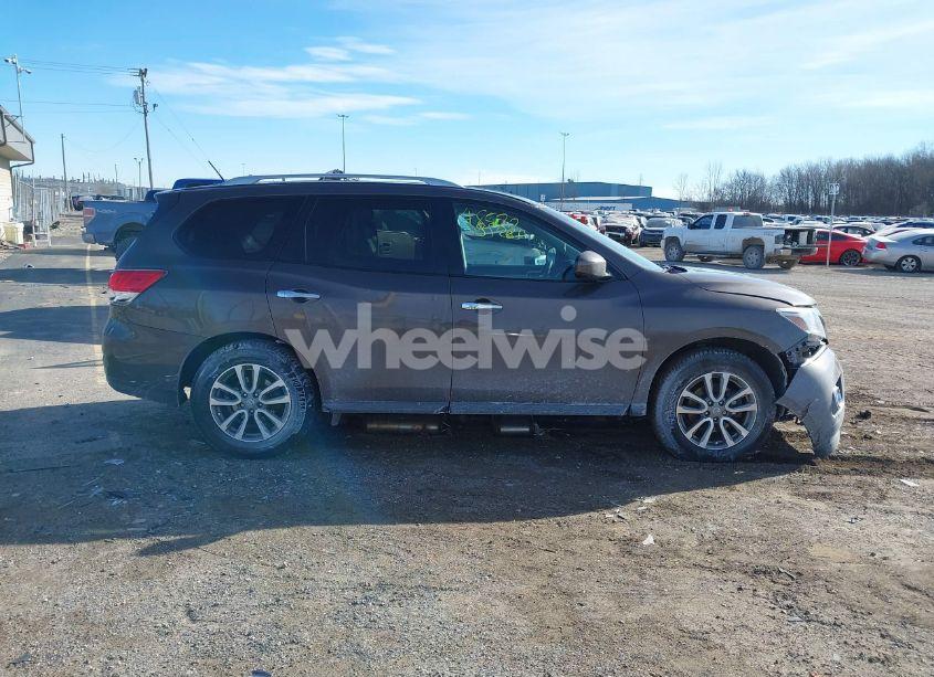 Photo 13 of 2015 Nissan Pathfinder SV (VIN 5N1AR2MM5FC653879)