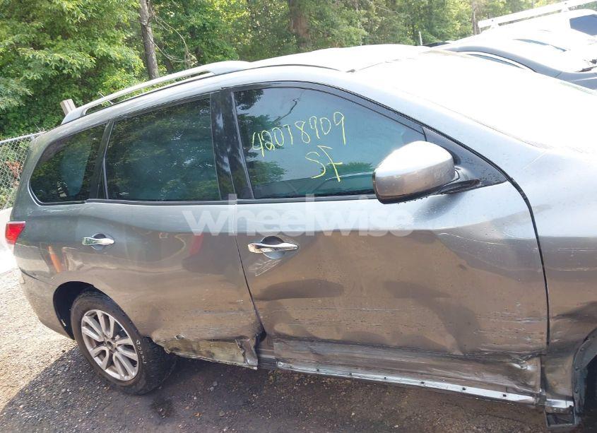 Photo 13 of 2015 Nissan Pathfinder S (VIN 5N1AR2MM5FC683058)