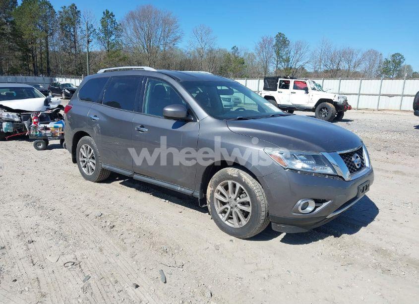 2015 Nissan Pathfinder SV (VIN 5N1AR2MM5FC684212) main photo