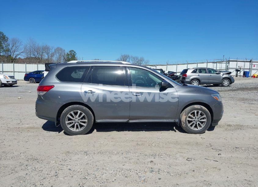 Photo 13 of 2015 Nissan Pathfinder SV (VIN 5N1AR2MM5FC684212)