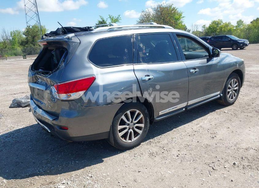 Photo 4 of 2015 Nissan Pathfinder SL (VIN 5N1AR2MM5FC714812)