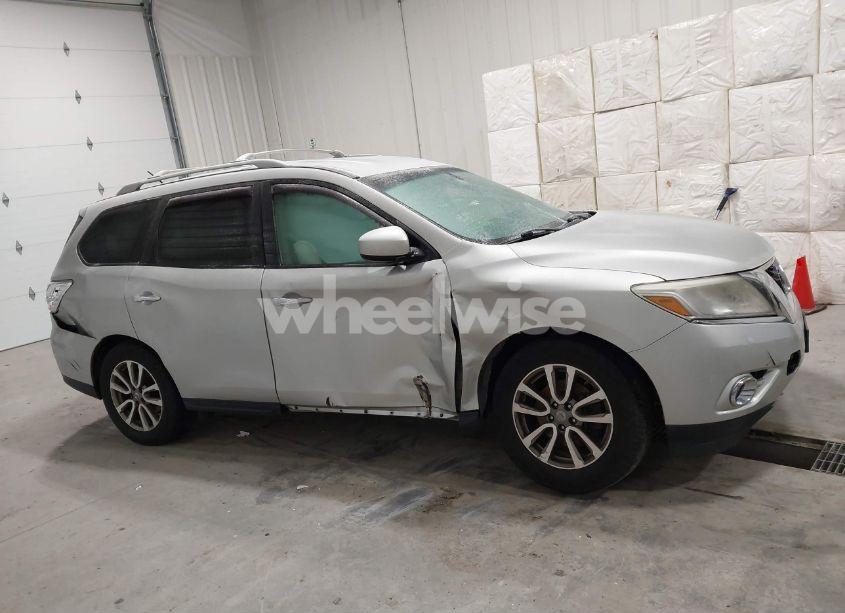 Photo 13 of 2016 Nissan Pathfinder PLATINUM/S/SL/SV (VIN 5N1AR2MM5GC616414)
