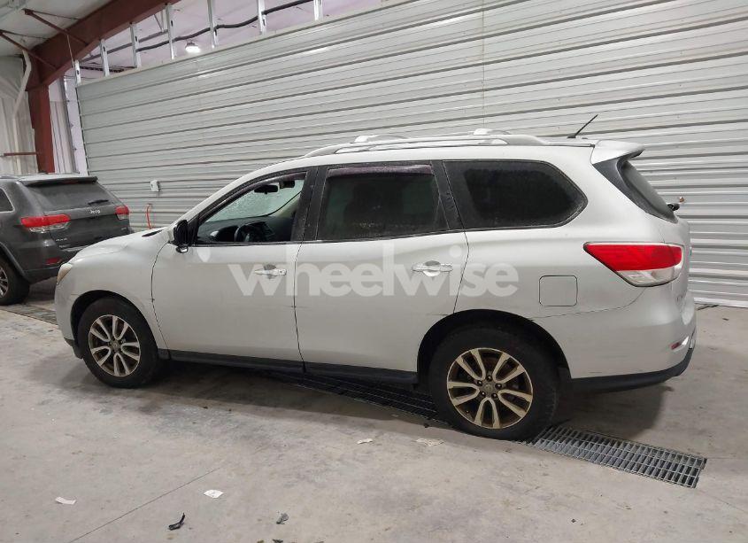 Photo 14 of 2016 Nissan Pathfinder PLATINUM/S/SL/SV (VIN 5N1AR2MM5GC616414)